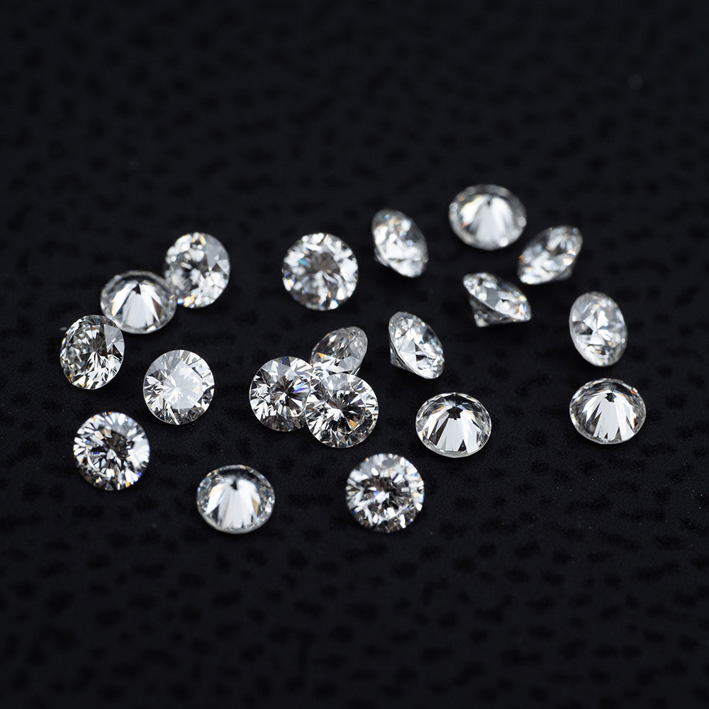 Diament 0.07 ct prezent na bierzmowanie lub komunię w pudełku
