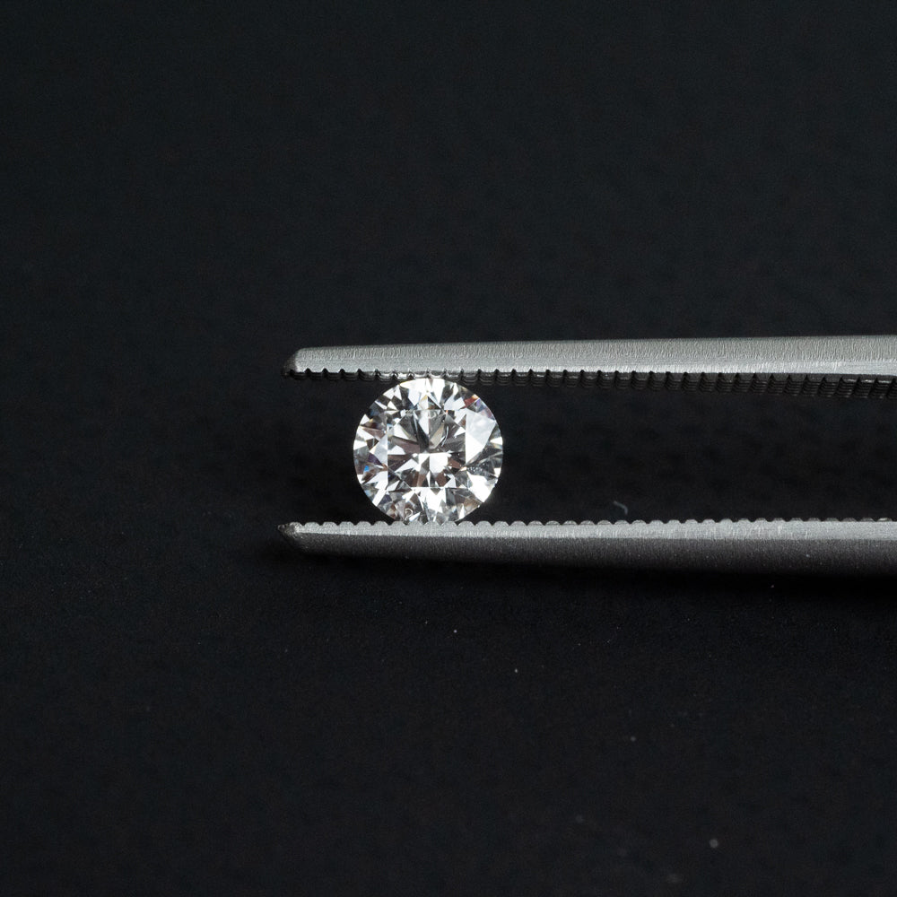 Diament laboratoryjny okrągły brylant z certyfikatem 0.35 karata